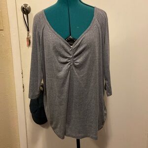Grey 3/4 length sleeves v-neck Top Sparkly Buttons w/shiny nail head sliver